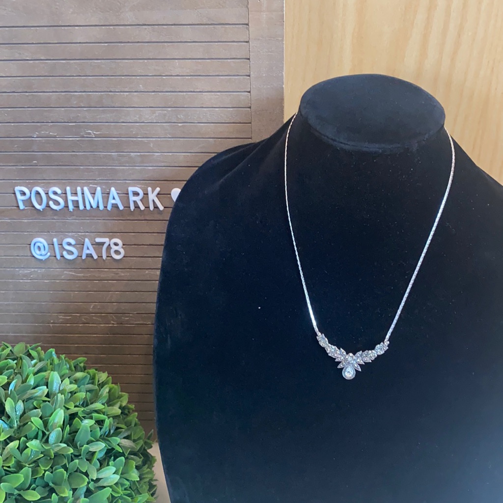 Silver Tone Necklace